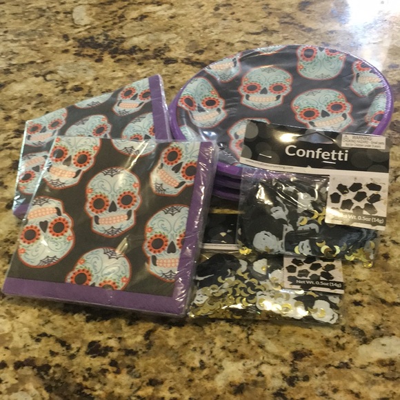 Day of the Dead (24)plates (32)Napkins & Confetti - Picture 1 of 6